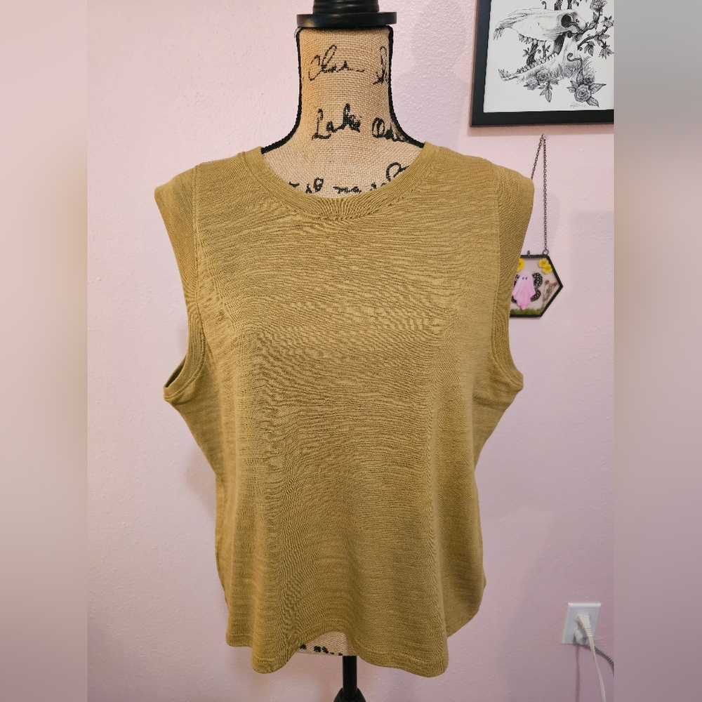 Faherty Green Khaki Muscle tank organic cotton size L